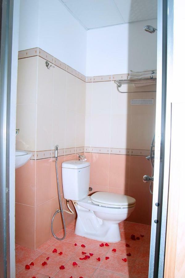 Thanh Ngoc Hotel Nha Trang Exteriör bild